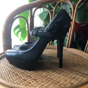 Bakers Leather Heels *non-visible damage*